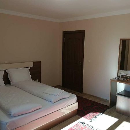 Слънчевата Къща Hotel Kovacevica Ngoại thất bức ảnh