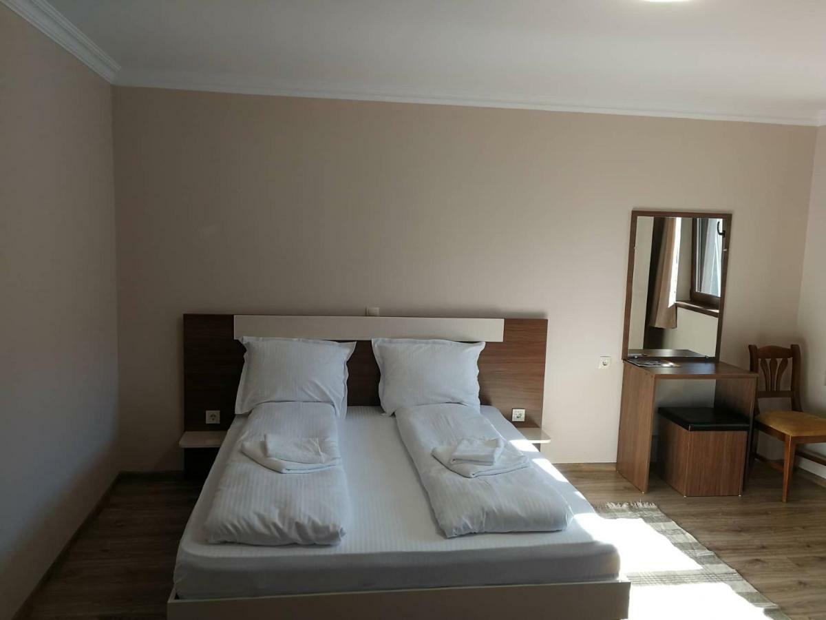 Слънчевата Къща Hotel Kovacevica Ngoại thất bức ảnh