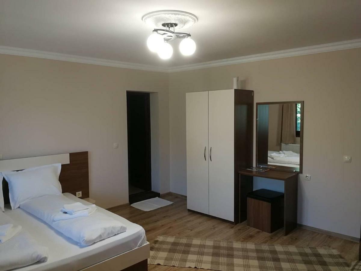 Слънчевата Къща Hotel Kovacevica Ngoại thất bức ảnh
