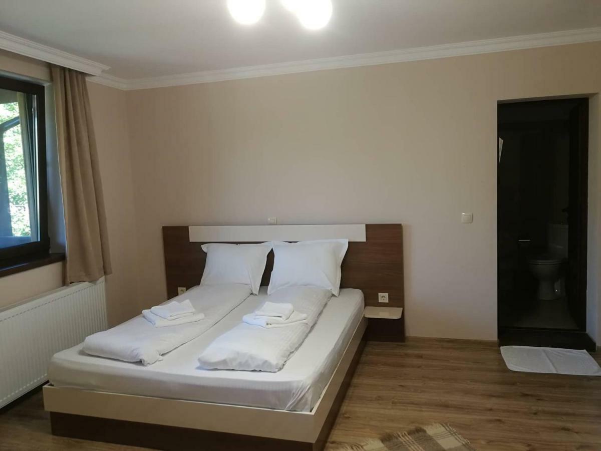Слънчевата Къща Hotel Kovacevica Ngoại thất bức ảnh